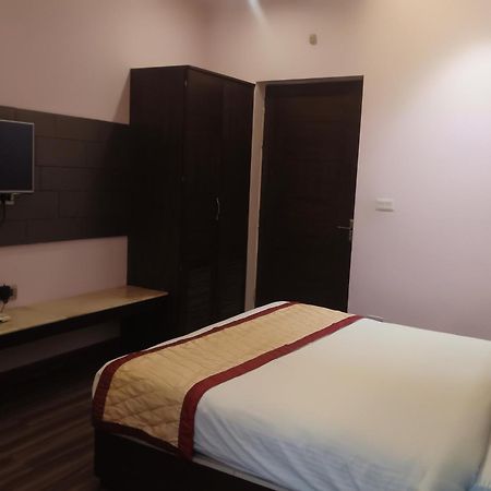 Hotel Rudra Vilas Агра Екстер'єр фото