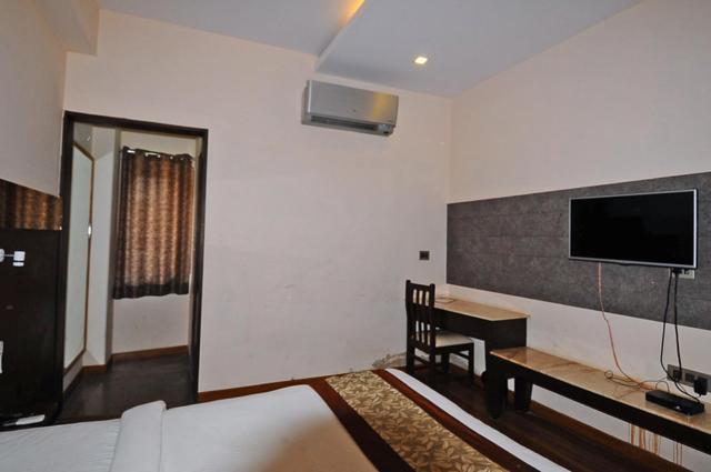Hotel Rudra Vilas Агра Екстер'єр фото